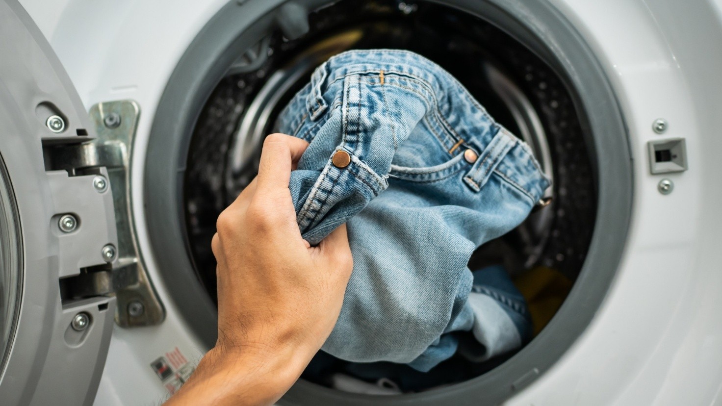 Lavare jeans in lavatrice